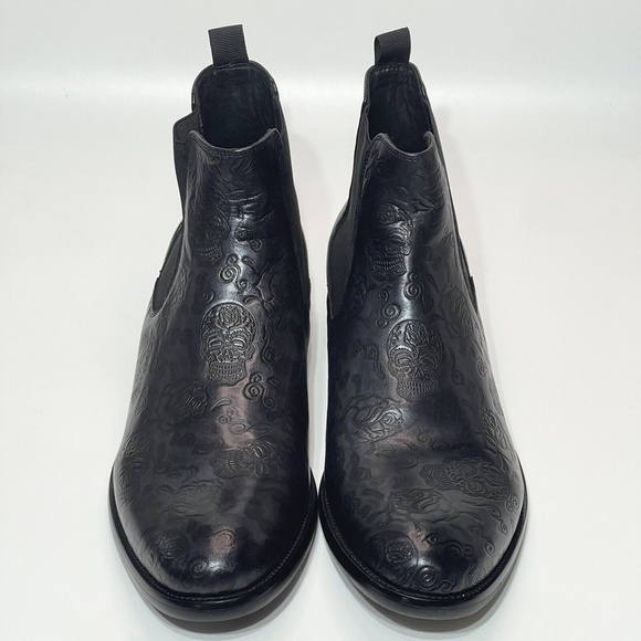 NEW Robert Graham Men’s Dawson Chelsea Boots Embossed Skull Roses Black Leather - Picture 13 of 16